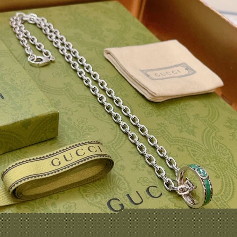 G*u*i necklaces